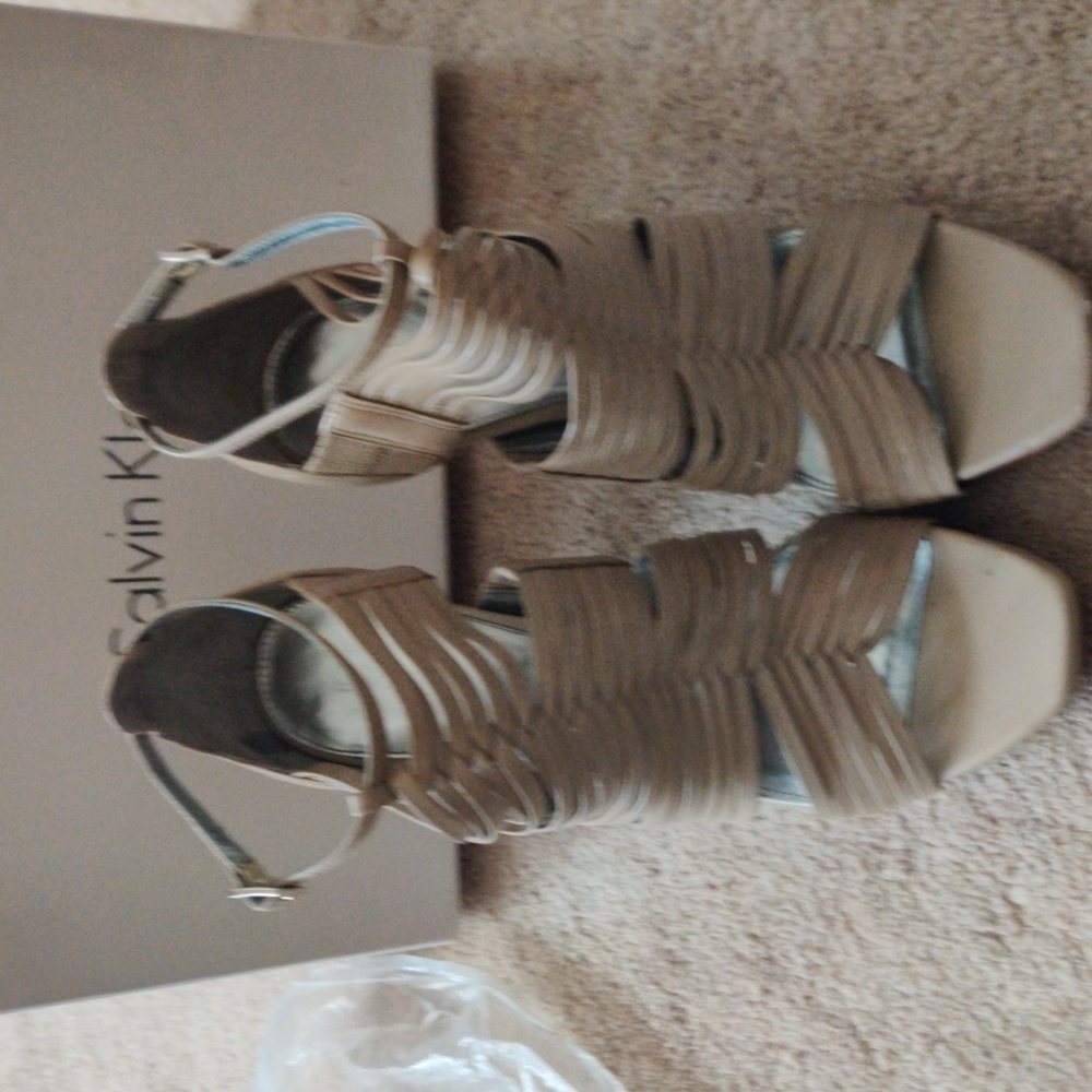 Calvin Klein 4 in heel Chino color size 9